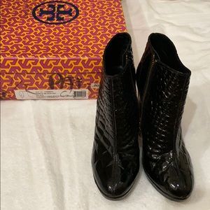 Beautiful  crocodile Tory Burch